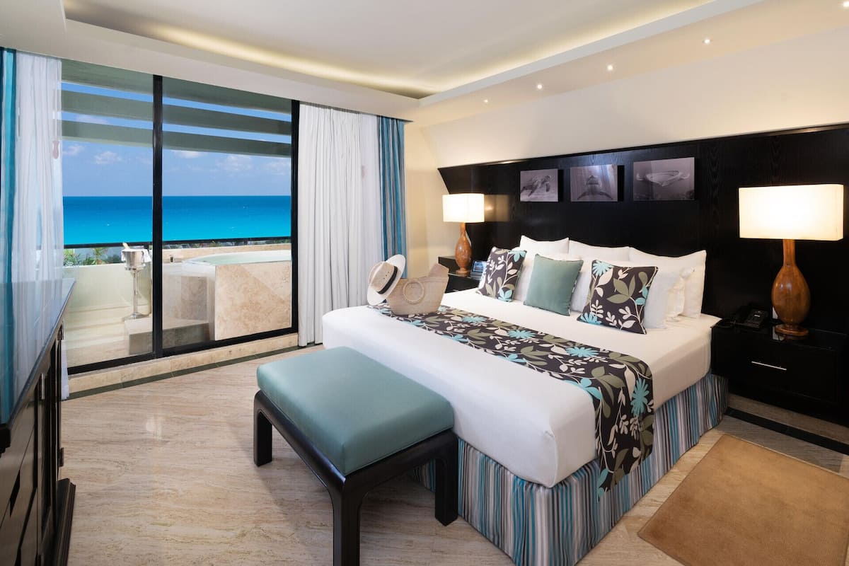 1 habitación y artículos del minibar gratis