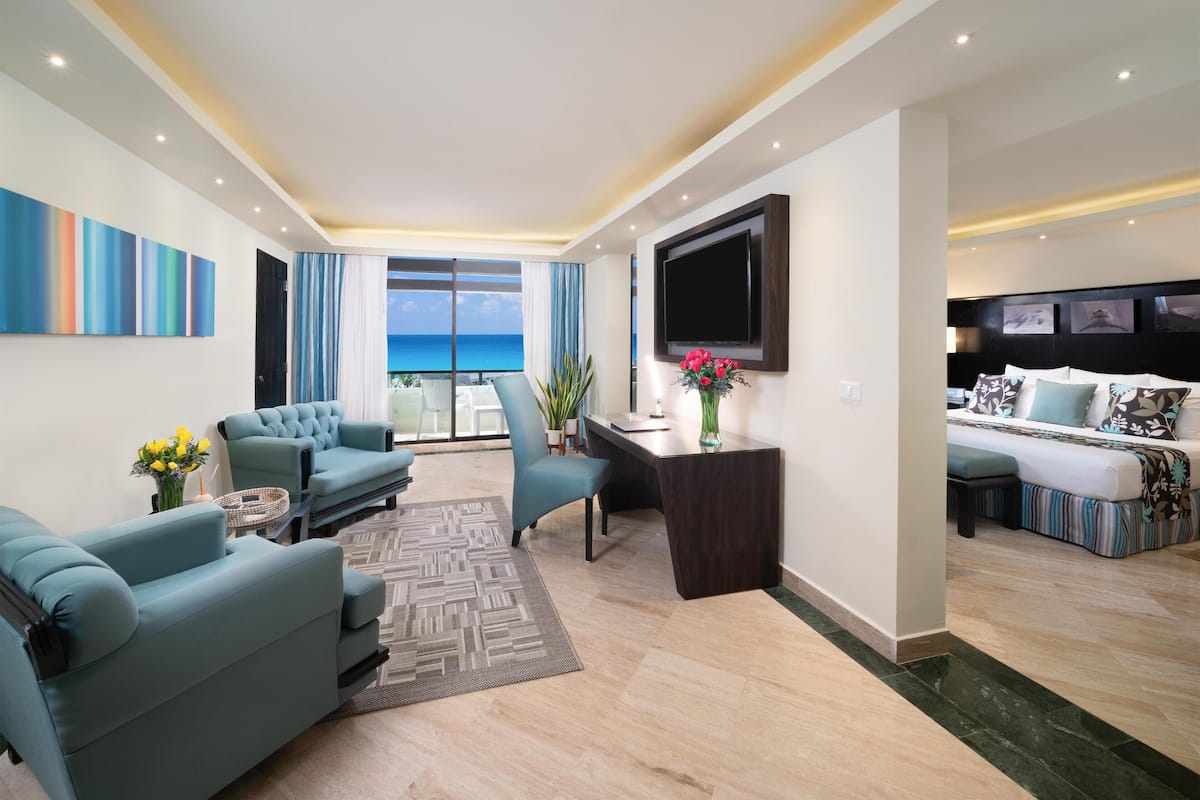 1 bedroom, free minibar, in-room safe, blackout curtains