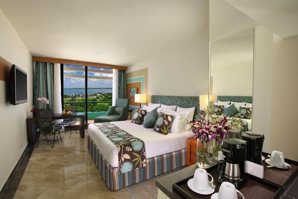1 habitación y artículos del minibar gratis