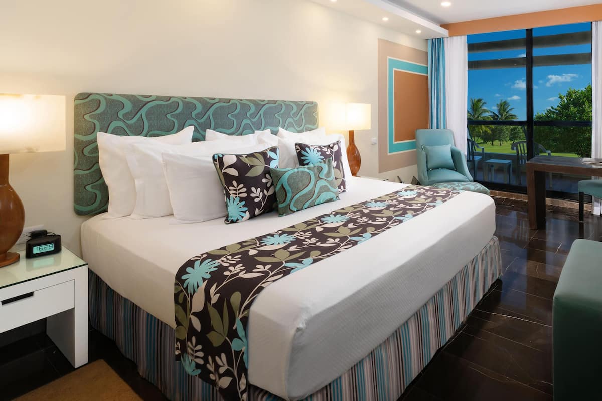 1 habitación y artículos del minibar gratis