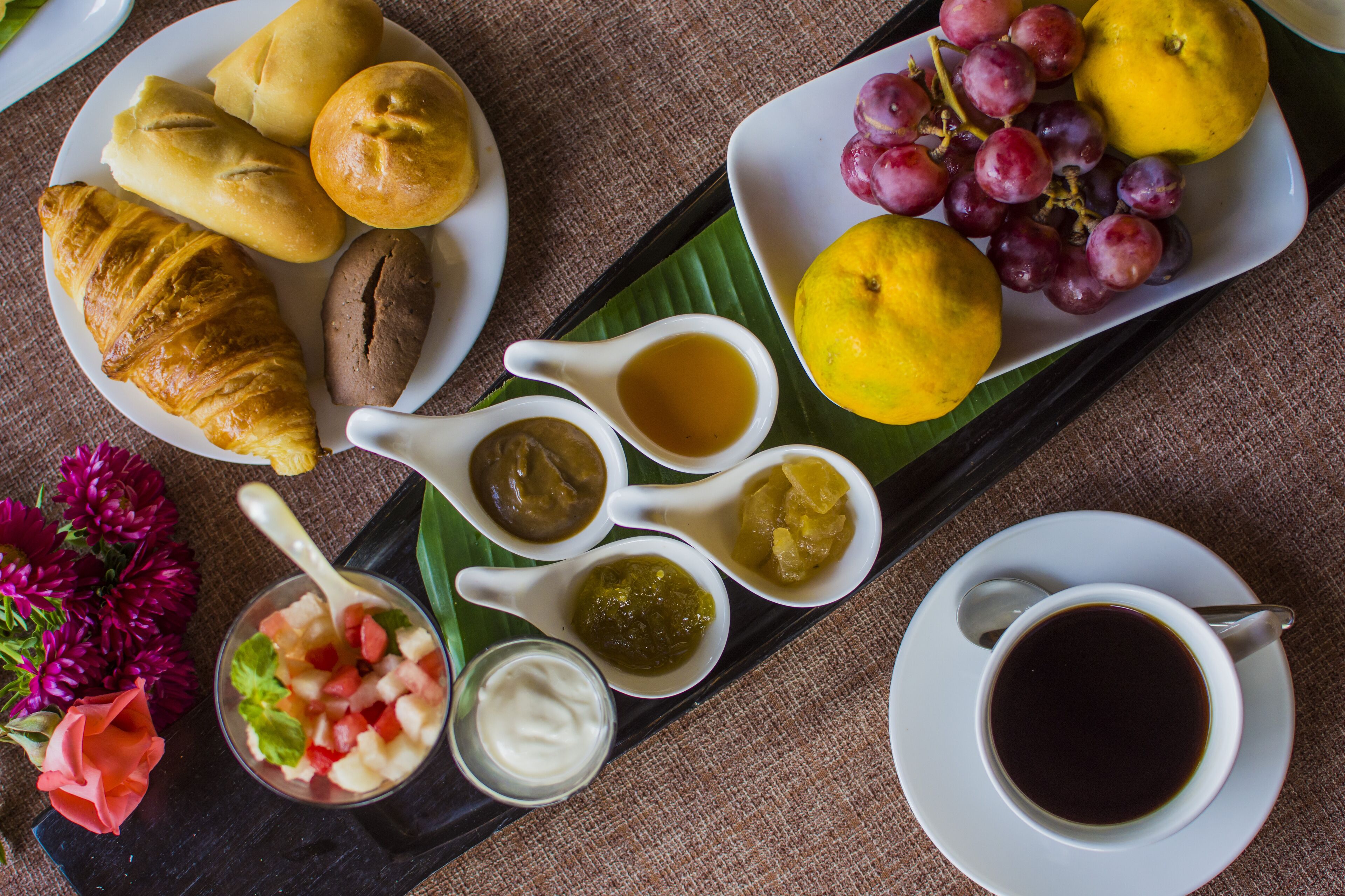 free daily full breakfast