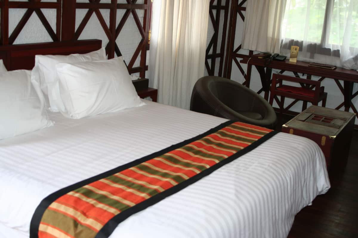 Minibar, in-room safe, individually decorated, individually furnished