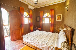 Desk, iron/ironing board, free WiFi