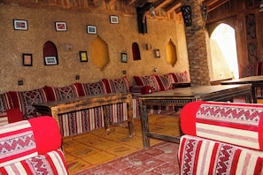 Breakfast, lunch, dinner served; Moroccan cuisine, garden views - Riad Soleil du Monde (Zagora)