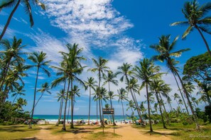 Nära stranden och strandhanddukar