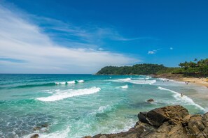 Perto da praia, toalhas de praia 