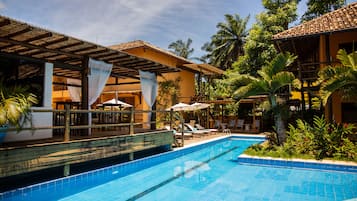 2 albercas al aire libre y camas balinesas gratuitas