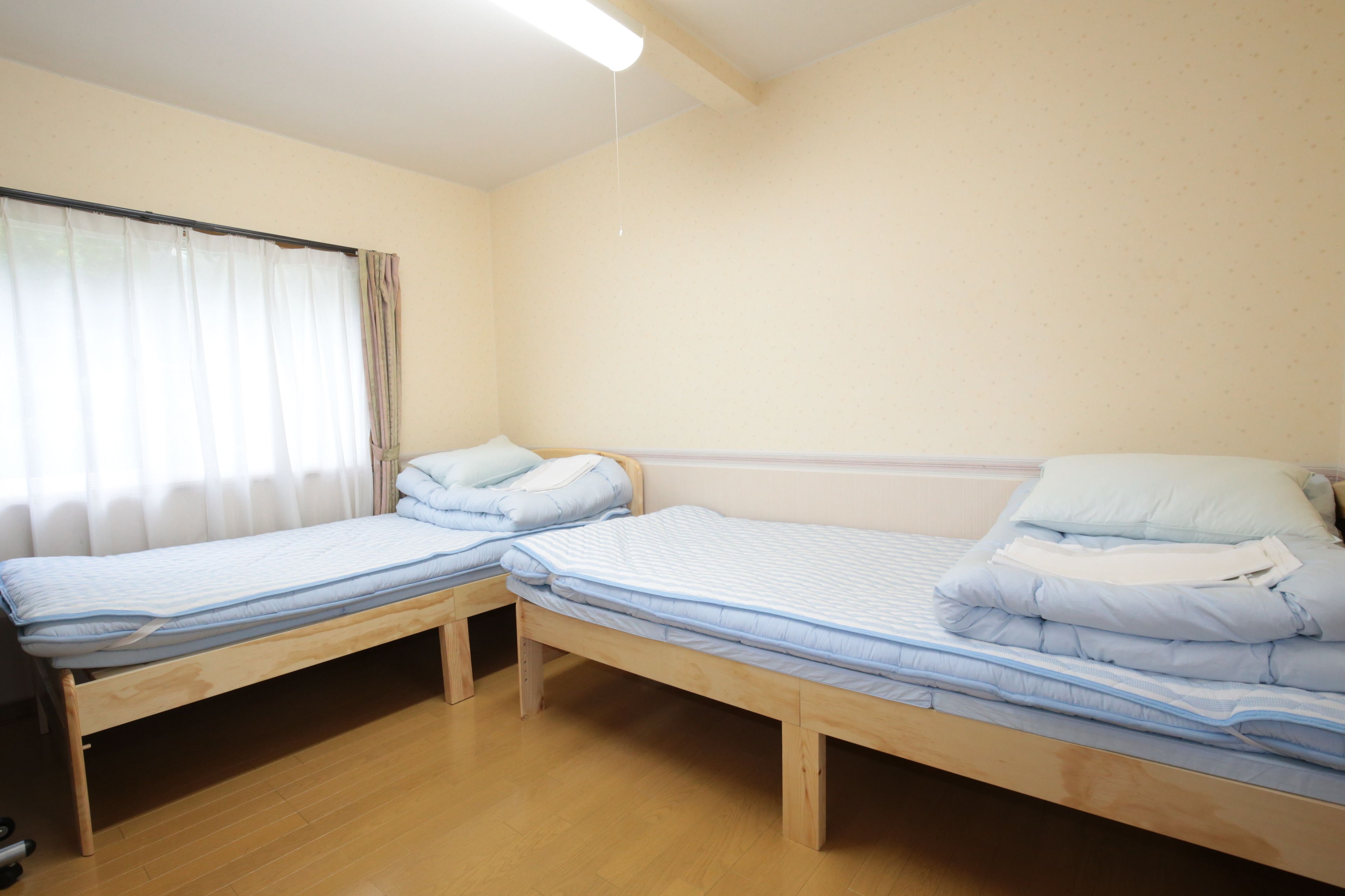 apartment type | down duvets, desk, blackout curtains, iron/ironing board