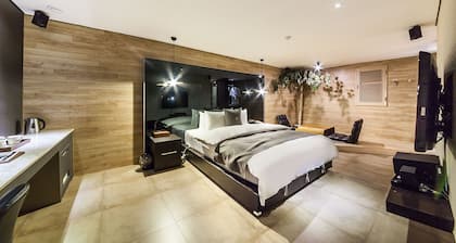 JBIS Hotel