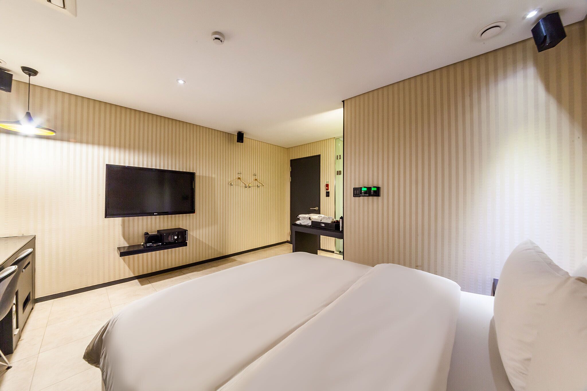 down duvets, memory-foam beds, soundproofing, free wifi