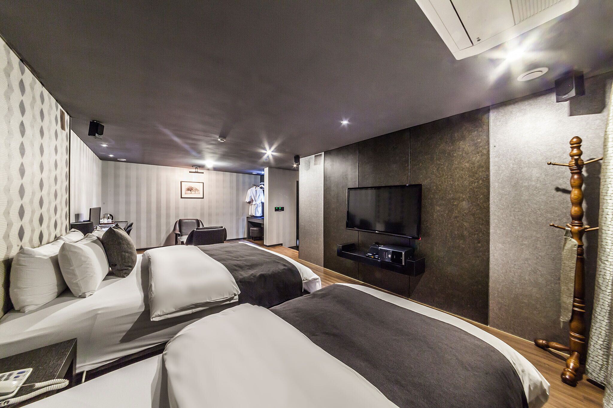 suite twin (extra fee applies for 2+ consecutive nights stay) | down duvets, memory-foam beds, soundproofing, free wifi