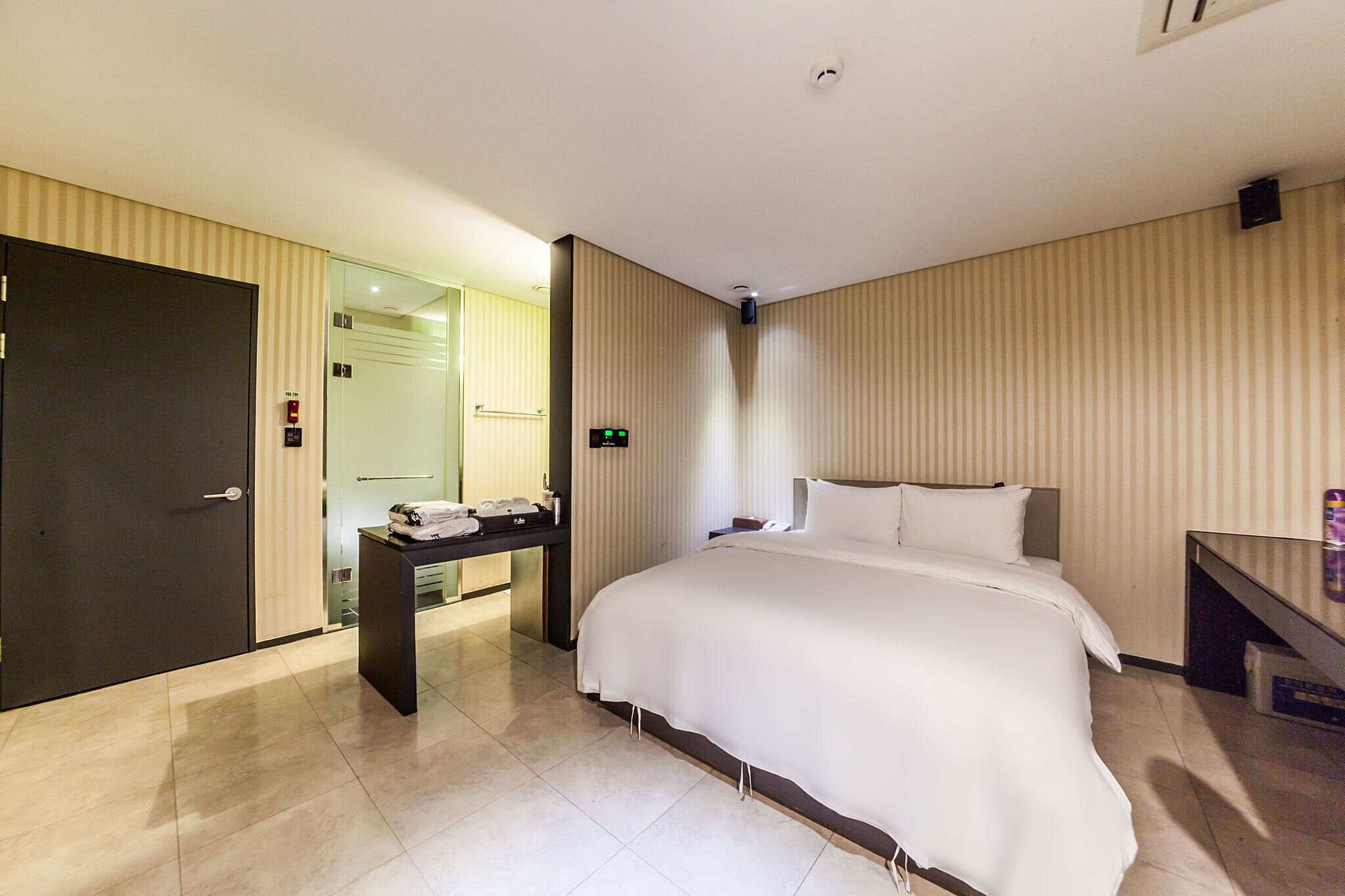 standard room (extra fee applies for 2+ consecutive nights stay) | down duvets, memory-foam beds, soundproofing, free wifi