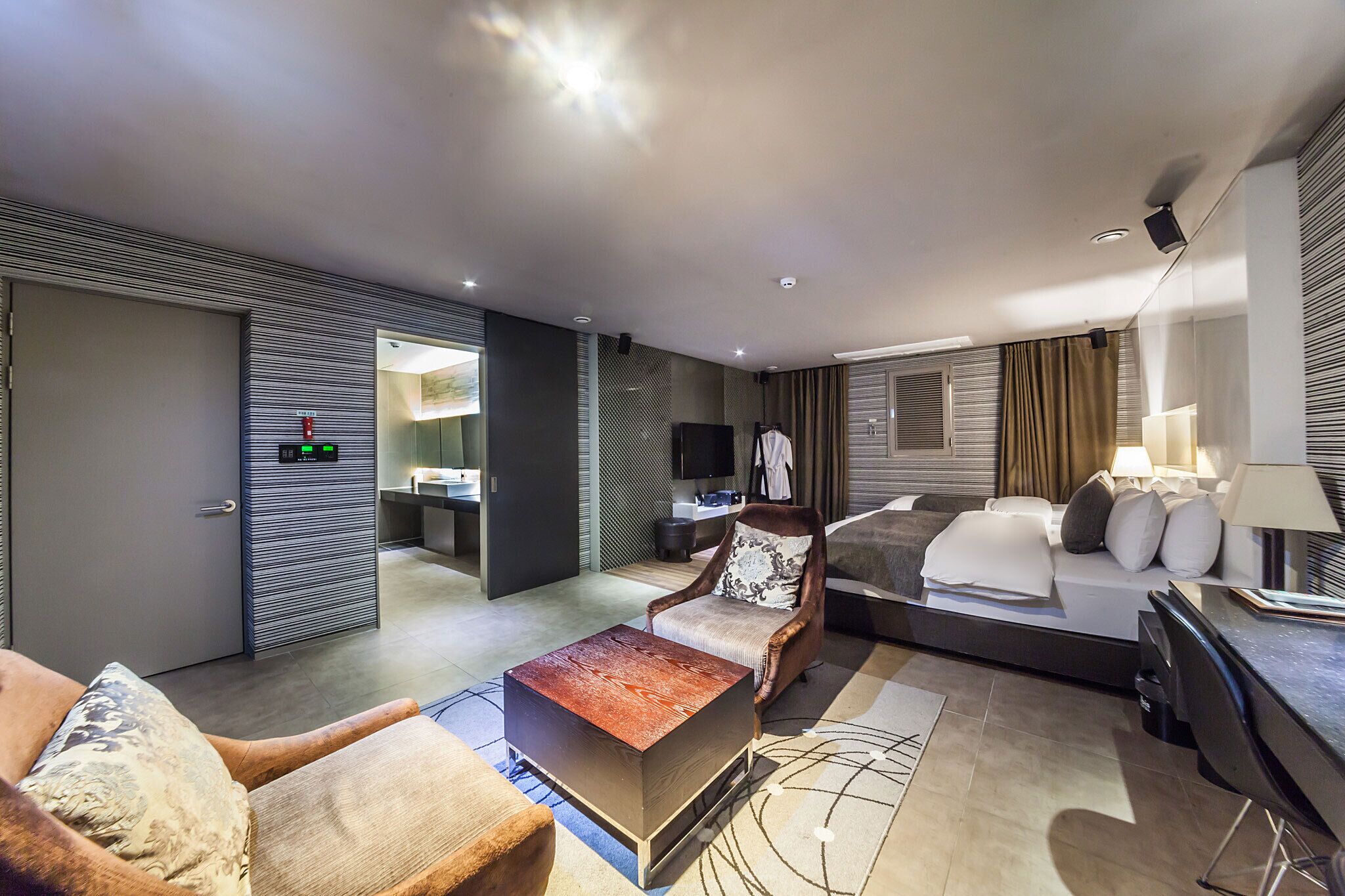 suite twin (extra fee applies for 2+ consecutive nights stay) | down duvets, memory-foam beds, soundproofing, free wifi