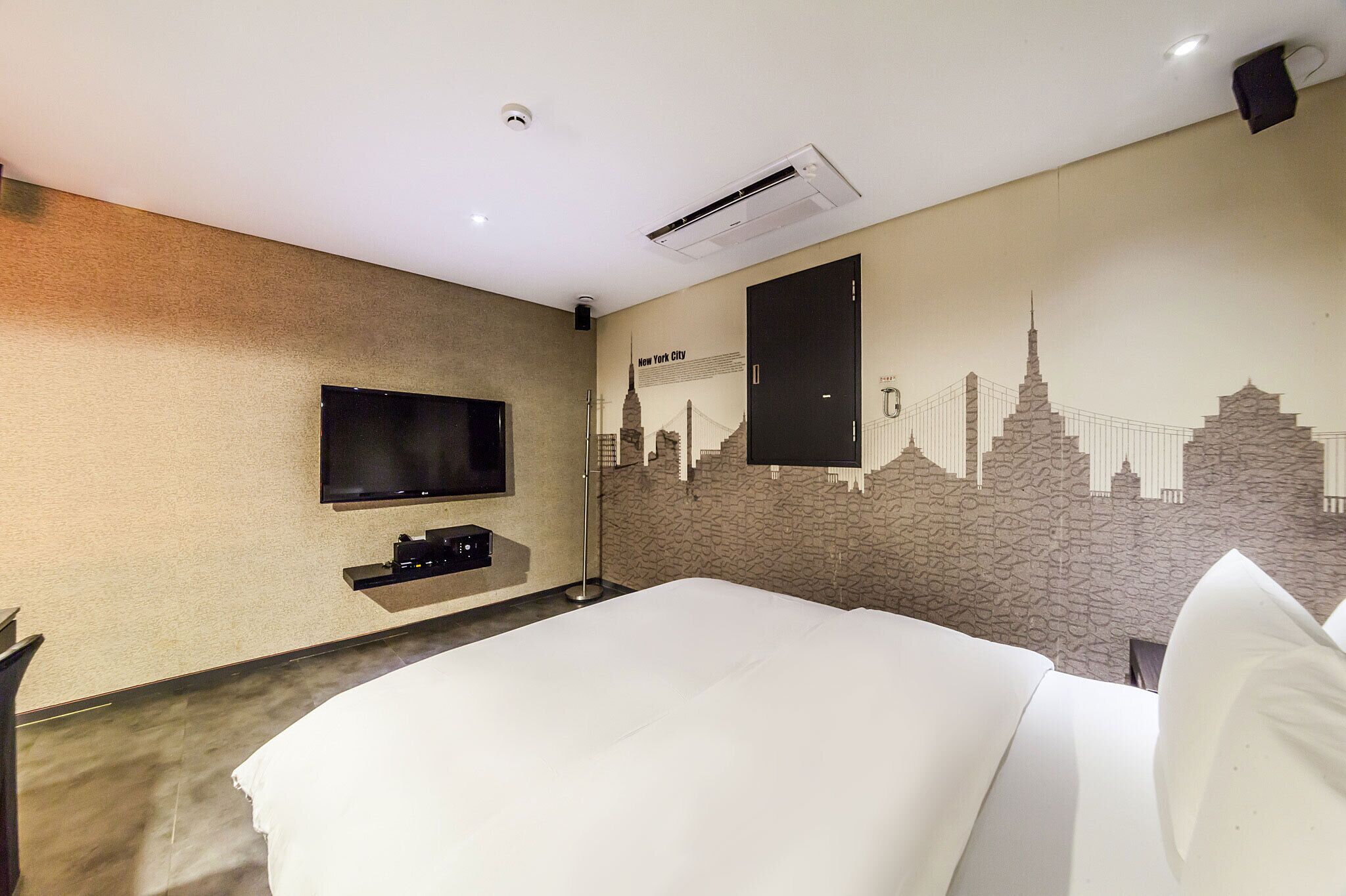 standard room (extra fee applies for 2+ consecutive nights stay) | down duvets, memory-foam beds, soundproofing, free wifi