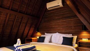 Royal Villa | Premium bedding, free minibar items, in-room safe, desk