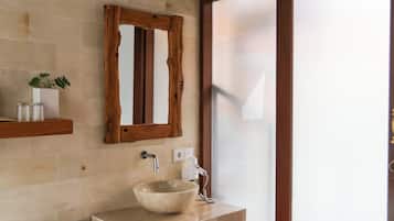 Royal Villa | Bathroom | Shower, rainfall showerhead, hair dryer, slippers