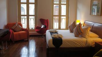 Suite Deluxe | Ropa de cama de alta calidad y minibar