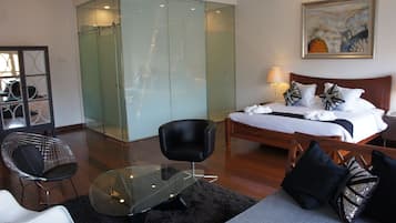 Grand suite, 1 kingsize bed | Luxe beddengoed, een minibar, een kluis op de kamer