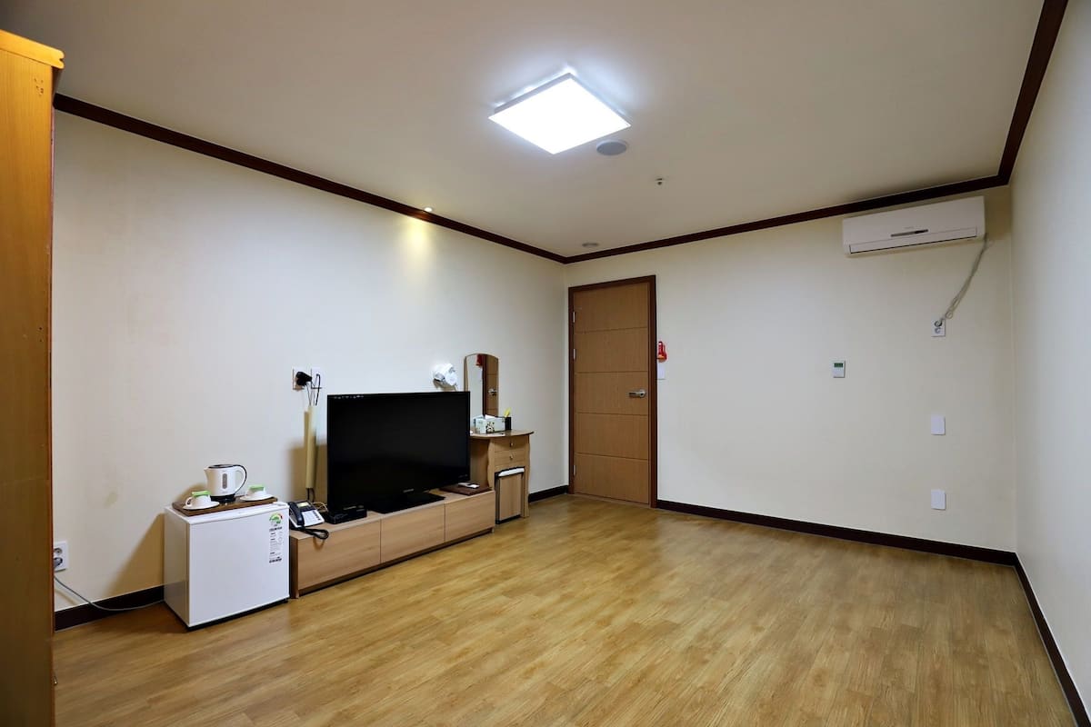 Standard Ondol Room | Individueel gemeubileerd, gratis wifi
