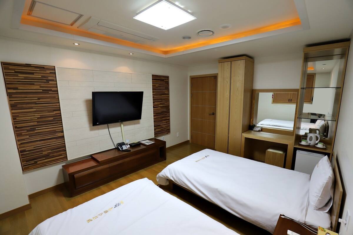 WiFi (free), individually furnished
