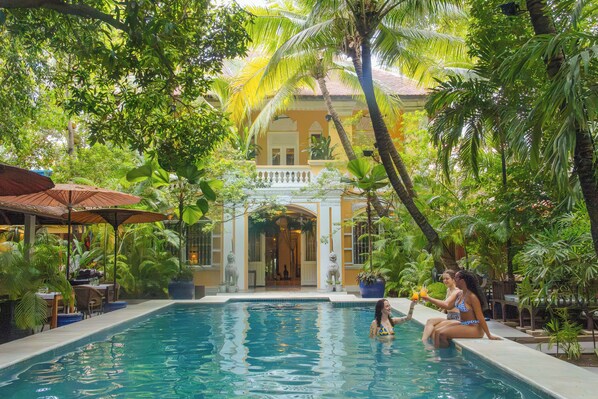 Front of property - Pavilion (Phnom Penh)