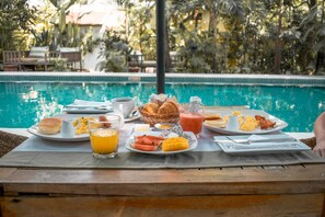 Free daily full breakfast