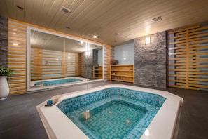 Indoor spa tub