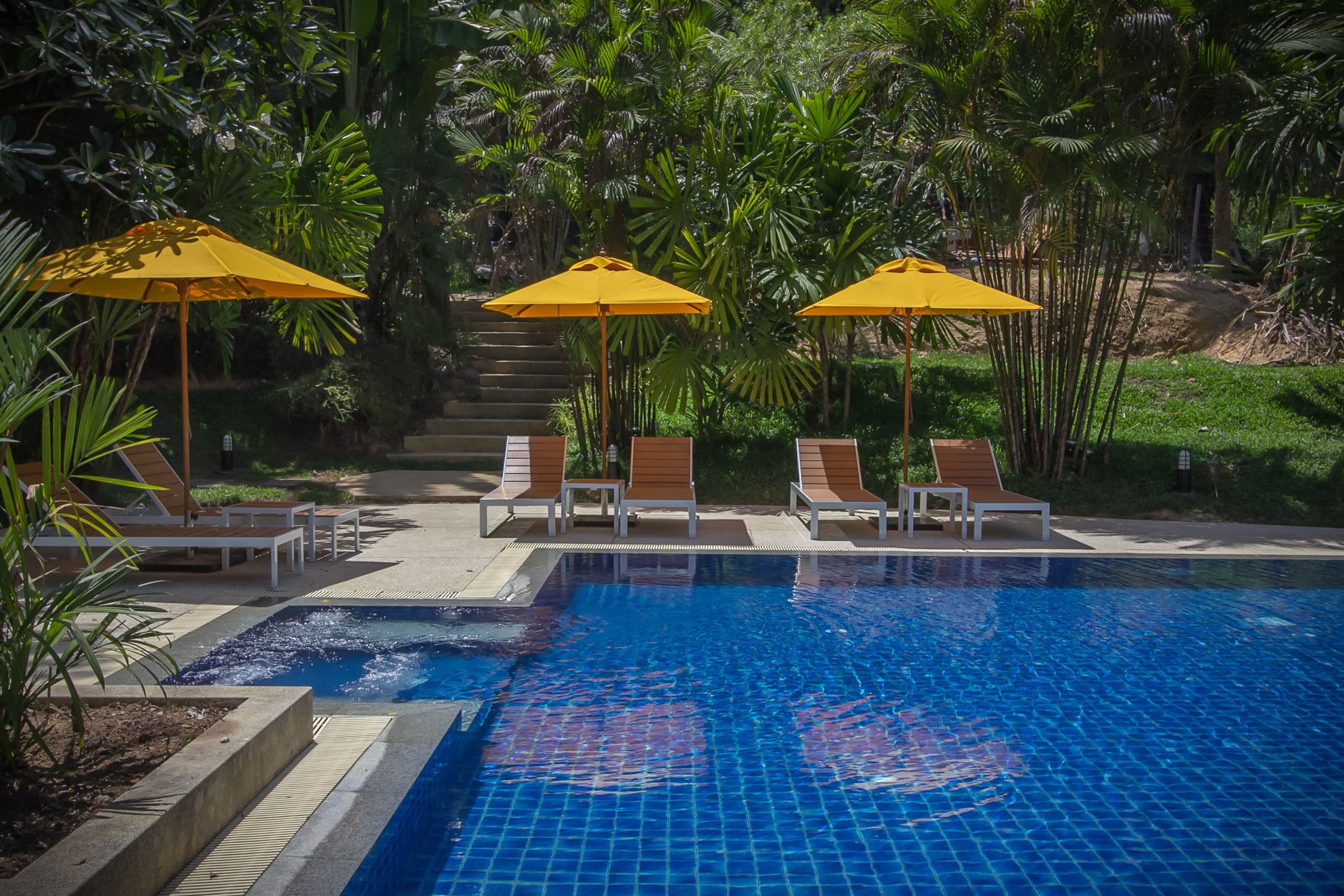 outdoor pool, pool loungers