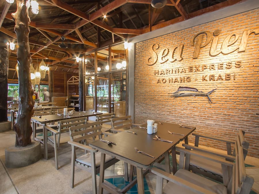 Breakfast, lunch, dinner served; international cuisine