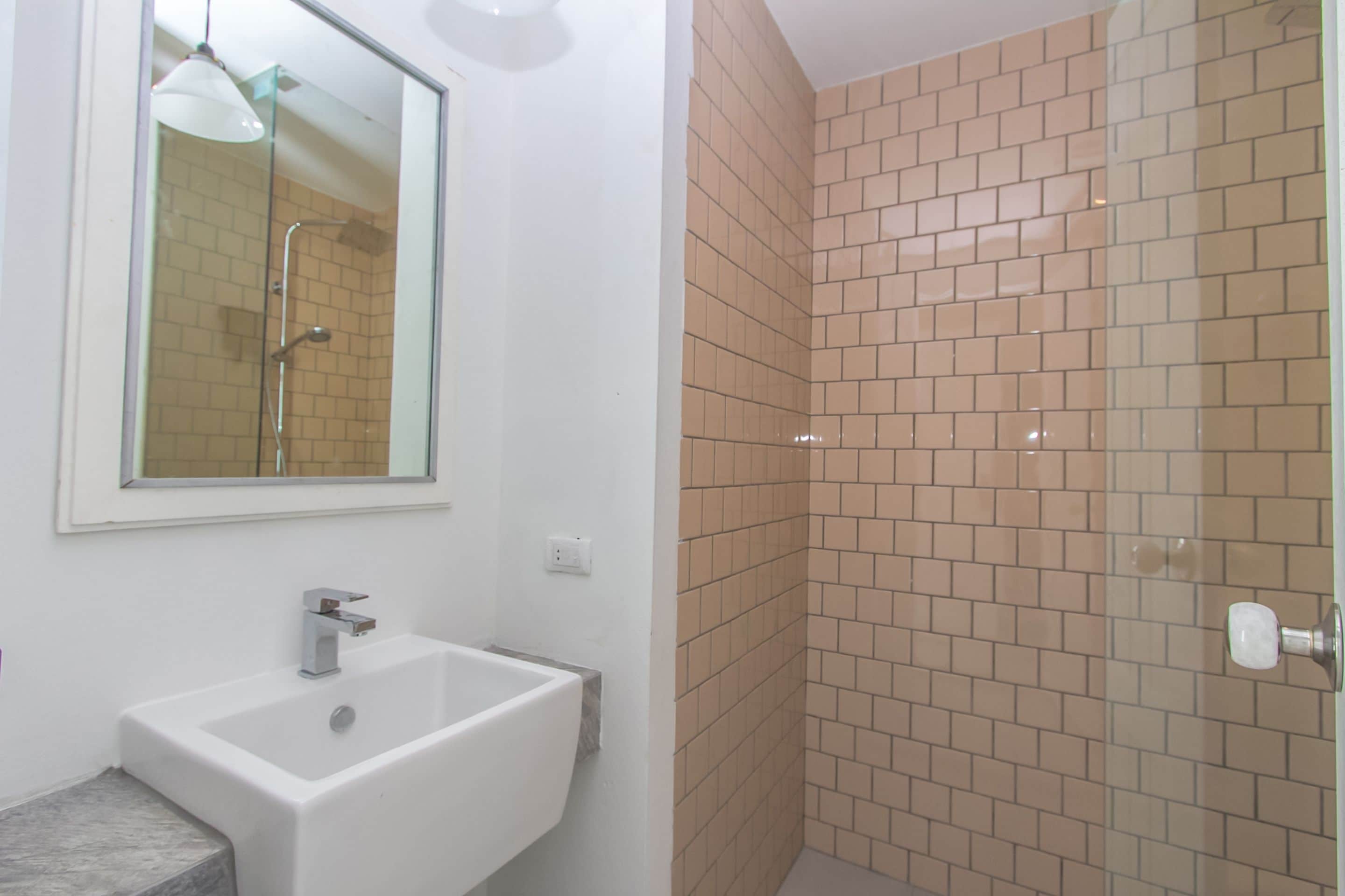 shower, free toiletries, hair dryer, slippers