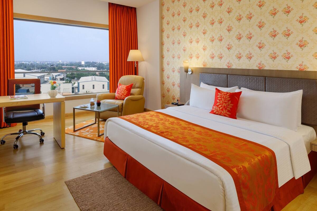 1 bedroom, egyptian cotton sheets, premium bedding, down duvets