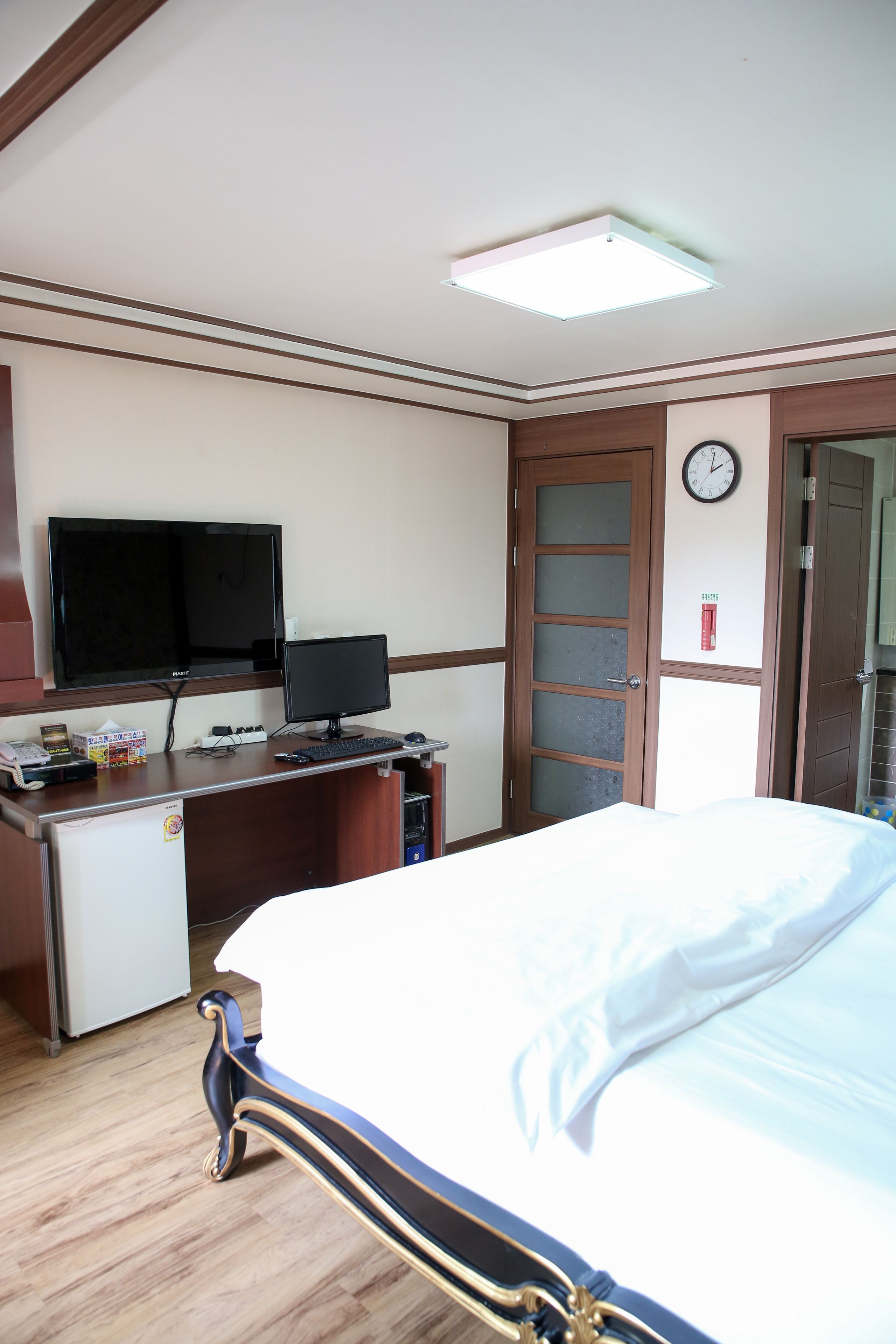 standard double room | desk, blackout curtains, iron/ironing board, free wifi