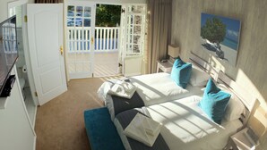 Room (2 Divi Divi) | In-room safe, free cots/infant beds, WiFi - Lodge On Main Guest House (Port Elizabeth)