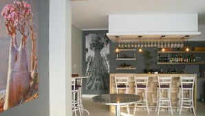 Bar (on property) - Lodge On Main Guest House (Port Elizabeth)