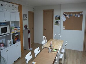 Breakfast area - Agit Guesthouse (Seoul)