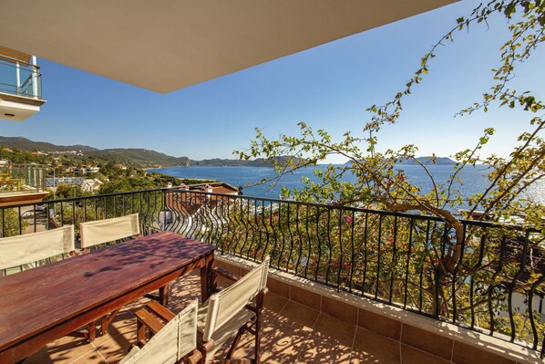 Superior Apartment, 3rd Floor, 1 Bedroom, Sea wiev | Balkon