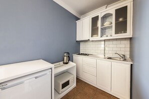 Superior Apartment, 3rd Floor, 1 Bedroom, Sea wiev | Private kitchen | Coffee/tea maker - Lantana Aparts (Kas)