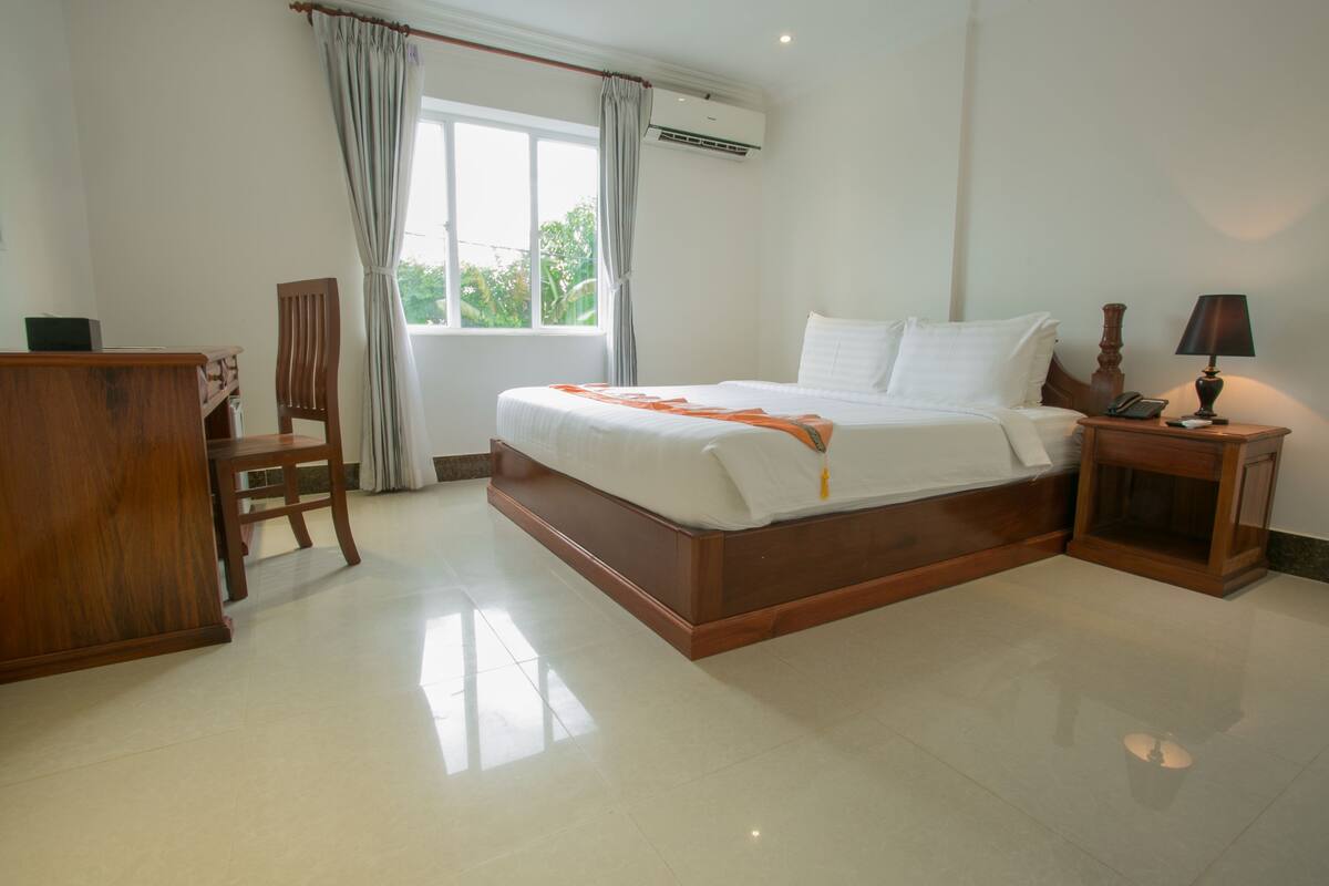 Quarto casal superior | Roupas de cama premium, frigobar, cofres nos quartos, escrivaninha