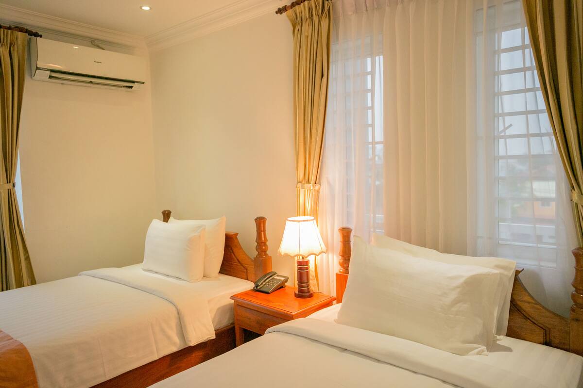 Quarto duplo superior | Roupas de cama premium, frigobar, cofres nos quartos, escrivaninha