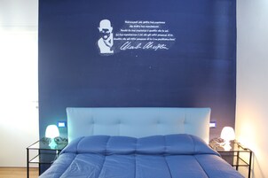 Minibar, escritorio y wifi gratis 