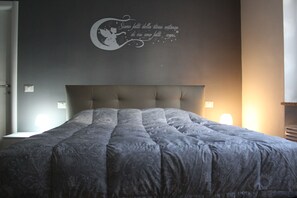 Minibar, escritorio y wifi gratis