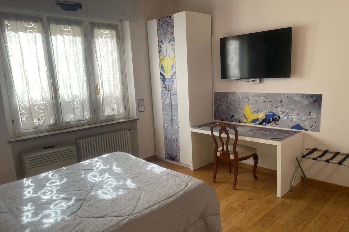 Deluxe Double Room (Grigia) | Minibar, desk, WiFi (free)