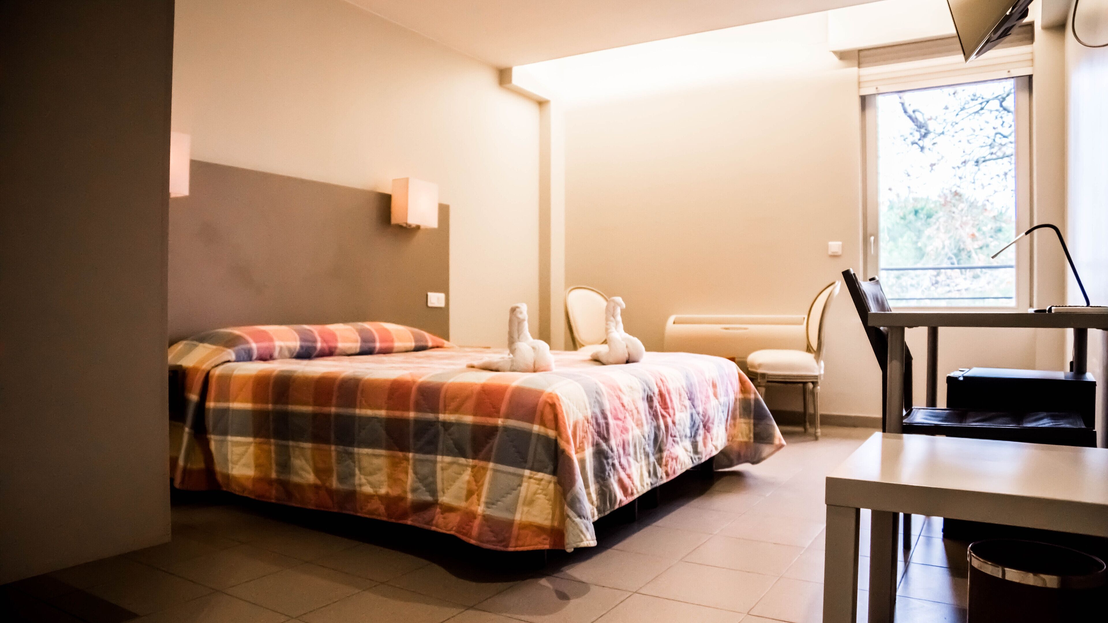 Chambre Double Deluxe | Coffres-forts dans les chambres, bureau, chambres insonorisées