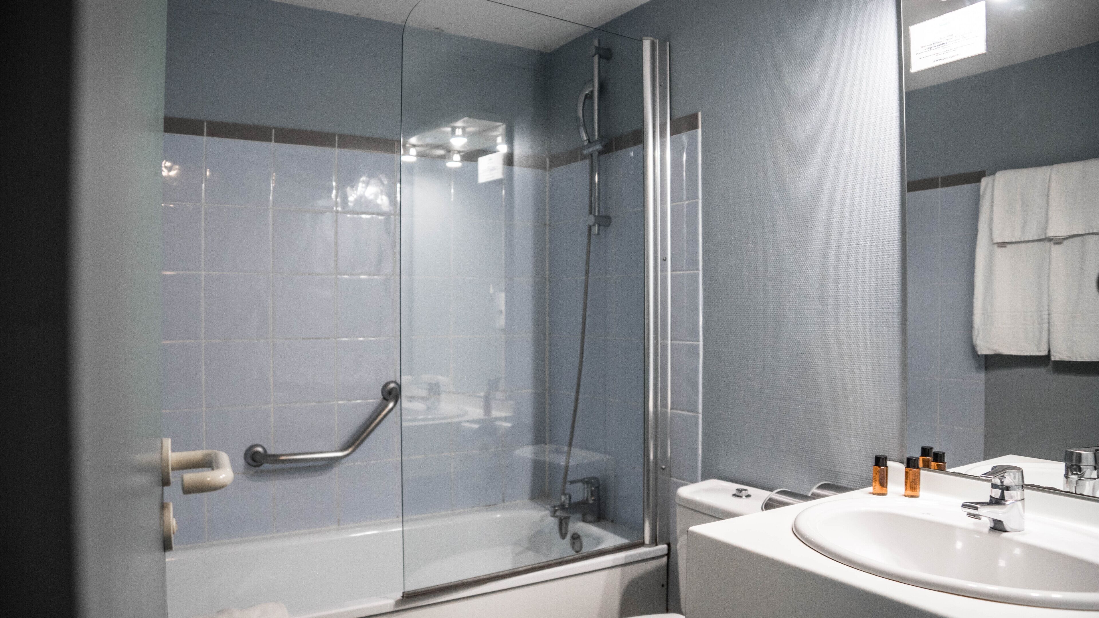 quintuple family room  | bathroom | free toiletries, hair dryer, bidet, towels