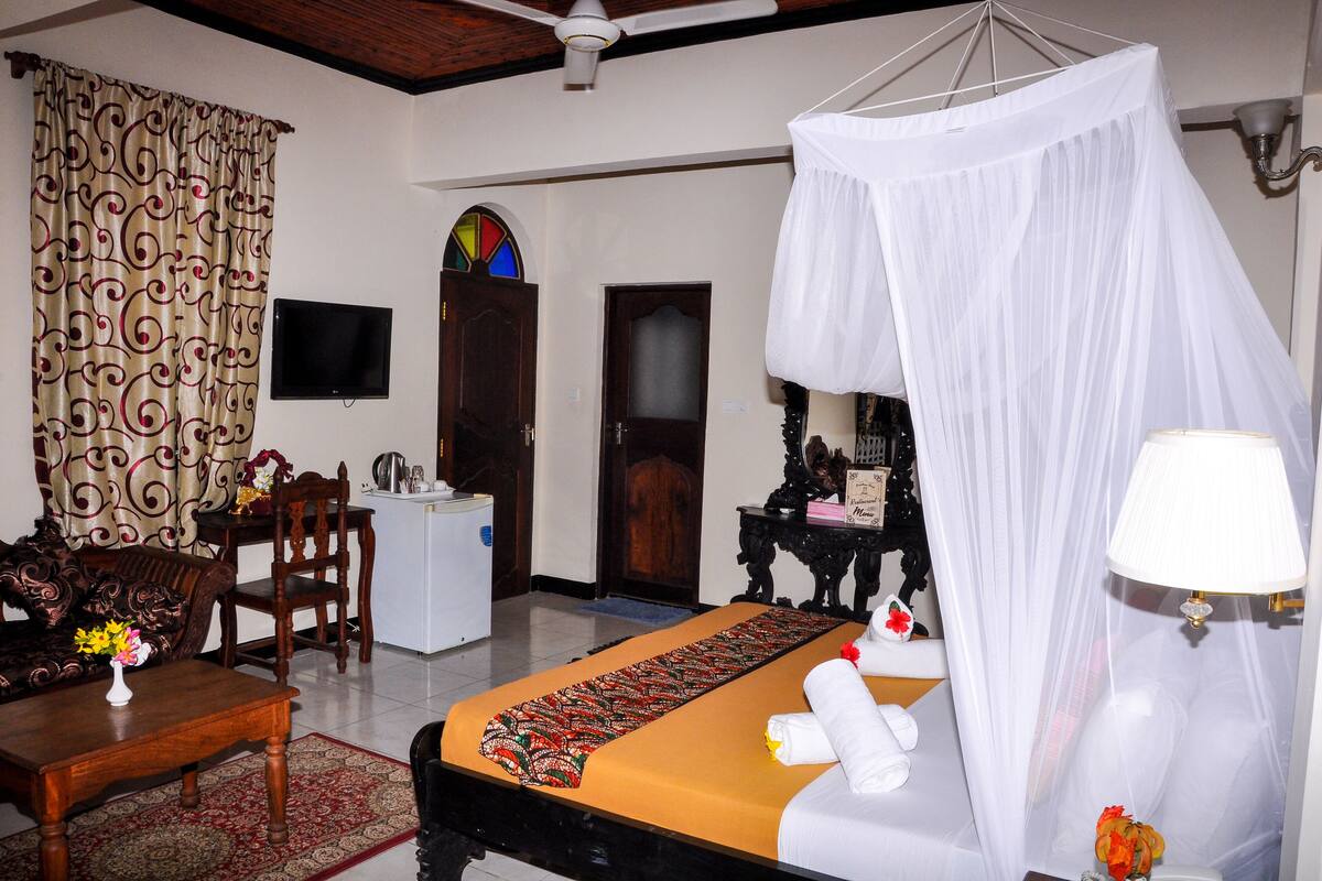 Deluxe Double Room | Premium bedding, minibar, in-room safe, desk