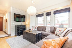 Comfort Apartment, 2 Bedrooms, Sauna (Mitt i Åre, ski-in) | 2 bedrooms, iron/ironing board, free WiFi