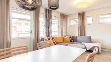 Classic Apartment, 2 Bedrooms, Sauna (Mitt i Åre, ski-in) | 2 bedrooms, iron/ironing board, free WiFi