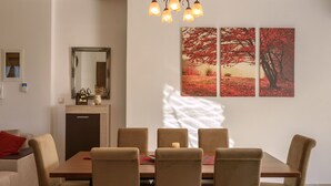 Luxury Villa, 4 Bedrooms | In-room dining - Elpidis Villa (Faistos)