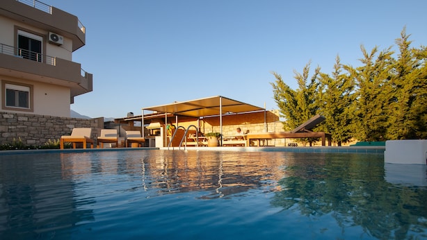 Property grounds - Elpidis Villa (Faistos)