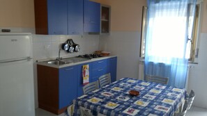 Apartment, 1 Bedroom, Kitchen, Ground Floor | Private kitchen